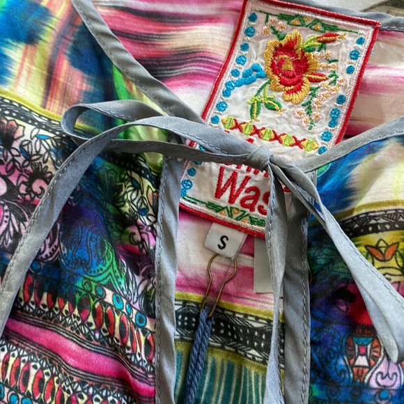 ⭐️NWT!⭐️Johnny Was Ikat/Paisley Print “Rose Flowy Tunic” OVERSIZED Washable Silk - Picture 3 of 16